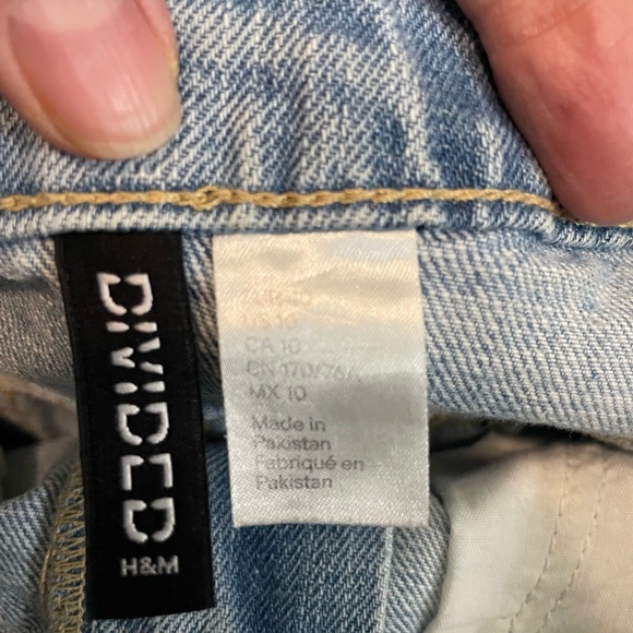 Divided Denim Distressed‎ Women Shorts size 10 - Picture 3 of 6